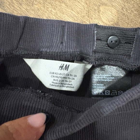 H&M Kids Ribbed Shorts Trio - Black, Cream, Tan - Picture 6 of 7